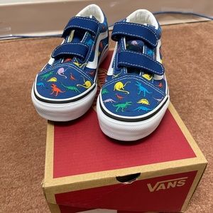 Kids Vans Old Skool V Dino Multi/True White VN0A4BUV6GL Size 1.5